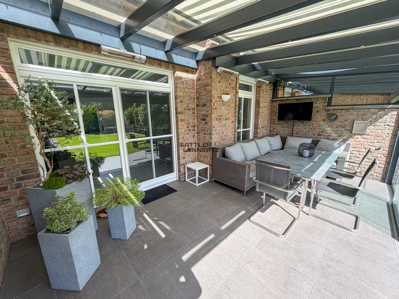 Überdachte Terrasse