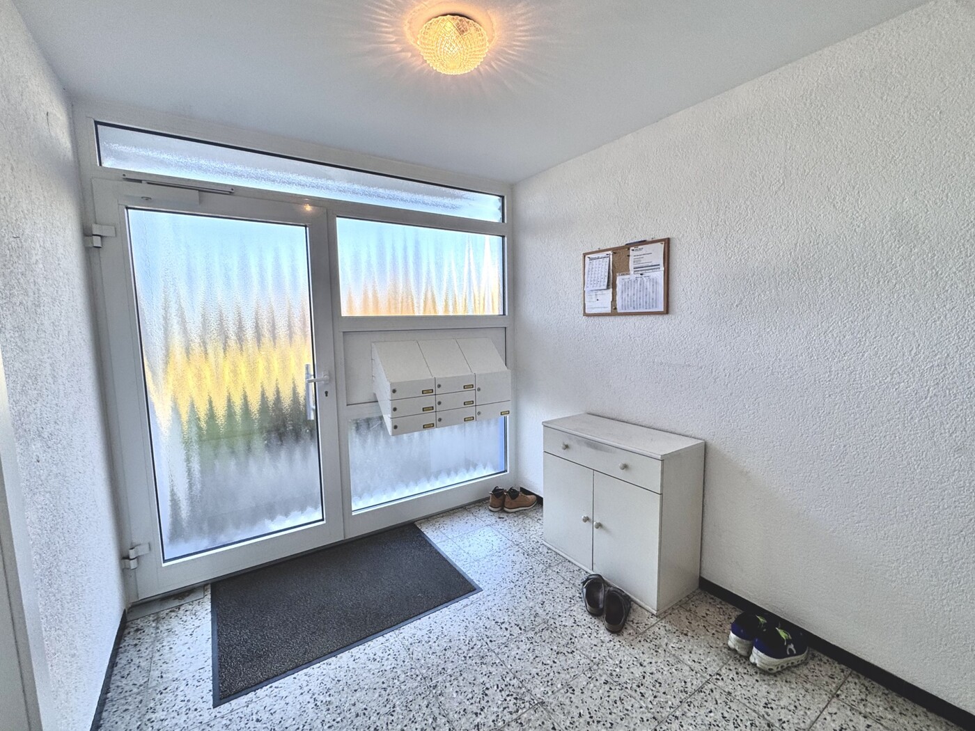 Eingangsbereich Gebäude