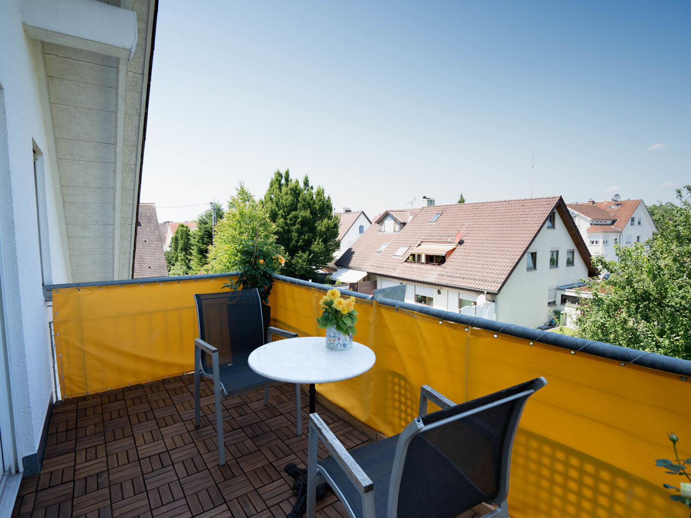 Terrasse mit Blick ins Grüne