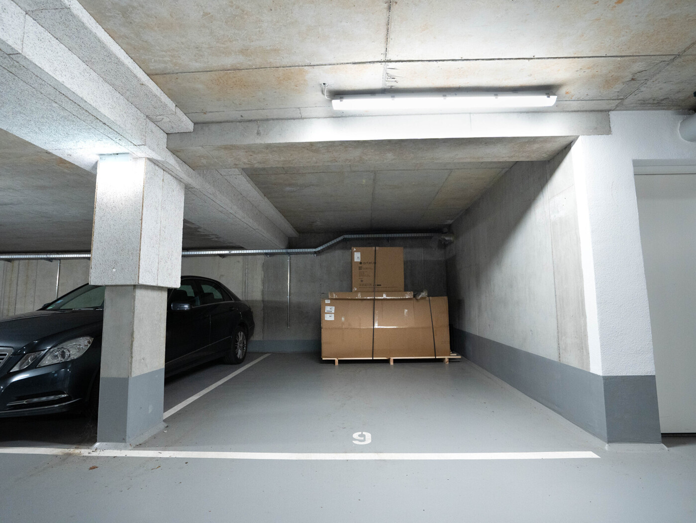 Großer Tiefgaragenstellplatz