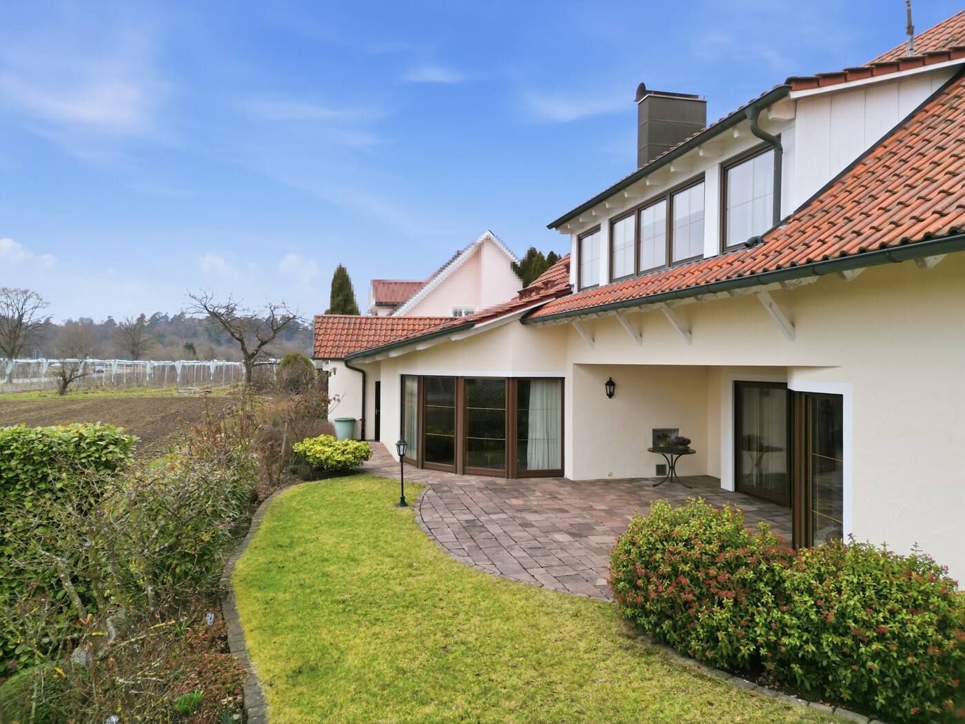 Ansicht Garten mit Terrasse