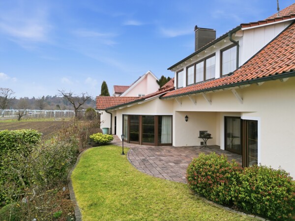 Ansicht Garten mit Terrasse
