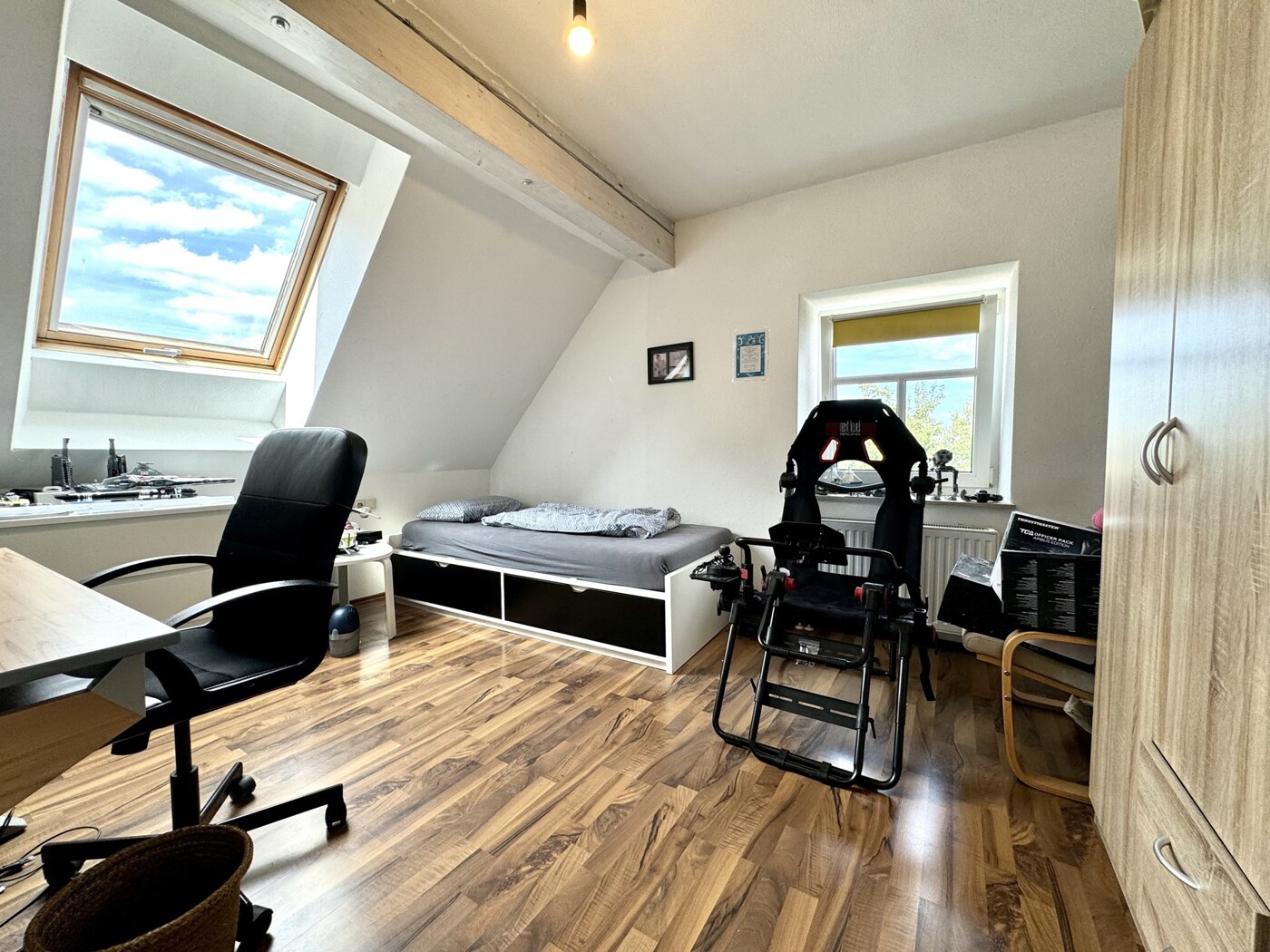 Schlafzimmer DG