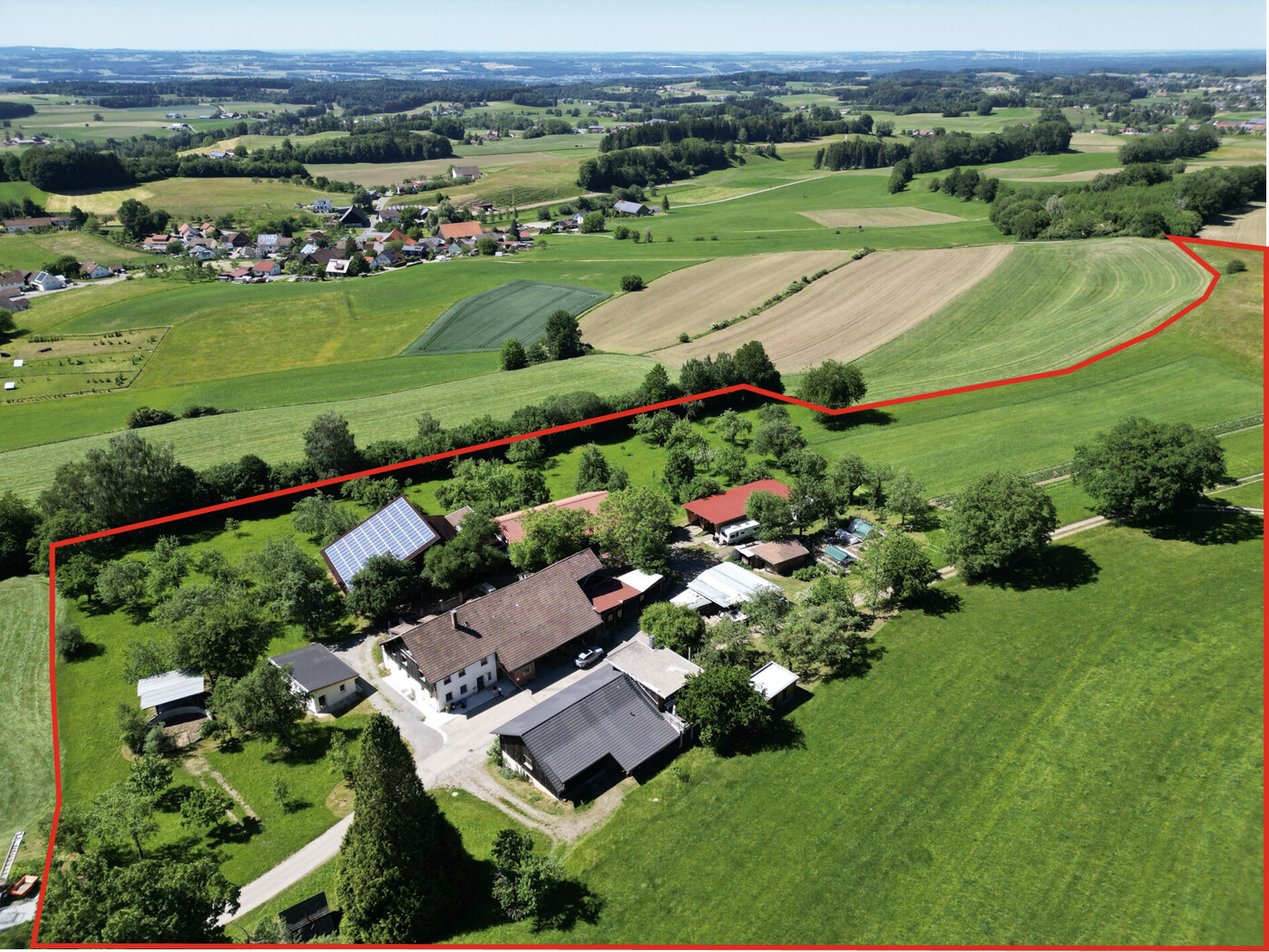 Luftaufnahme Anwesen (eingezeichnet)