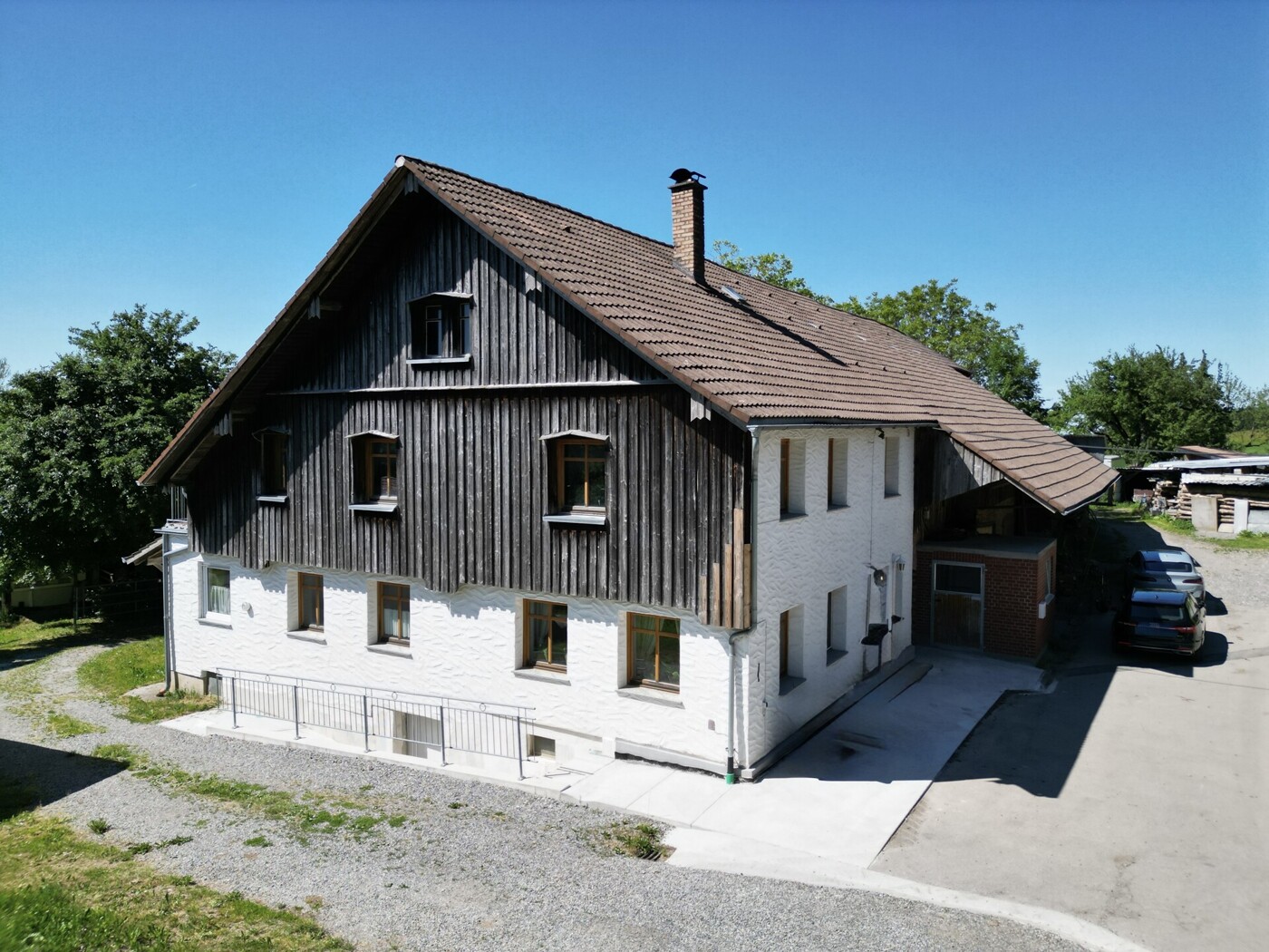 Gebäude 2: MFH & Lagerräume