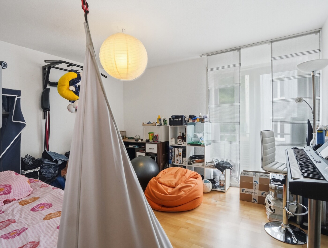 Arbeits- oder Kinderzimmer