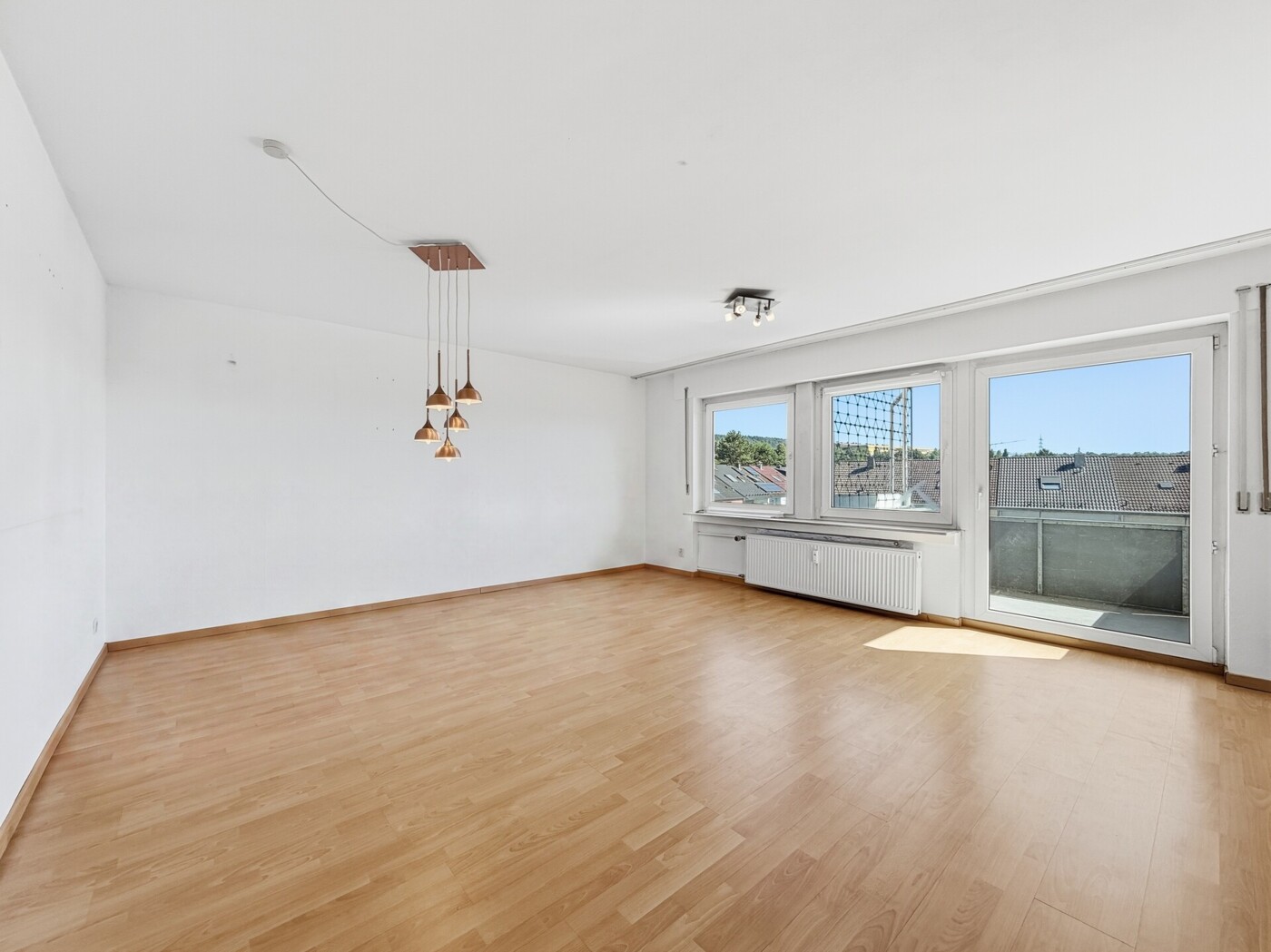 Wohnzimmer mit Balkon Zugang