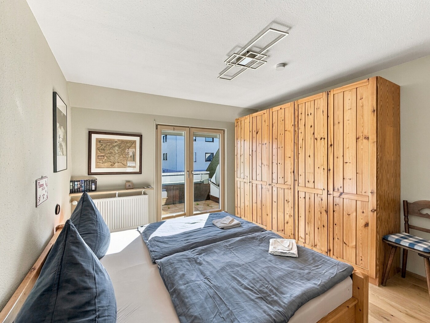 Schlafzimmer 1 mit Loggia