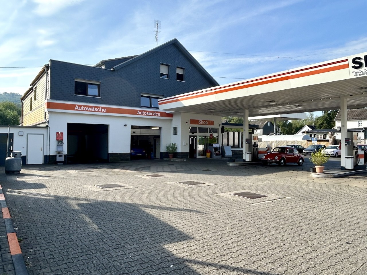 Tankstelle & Wohnhaus