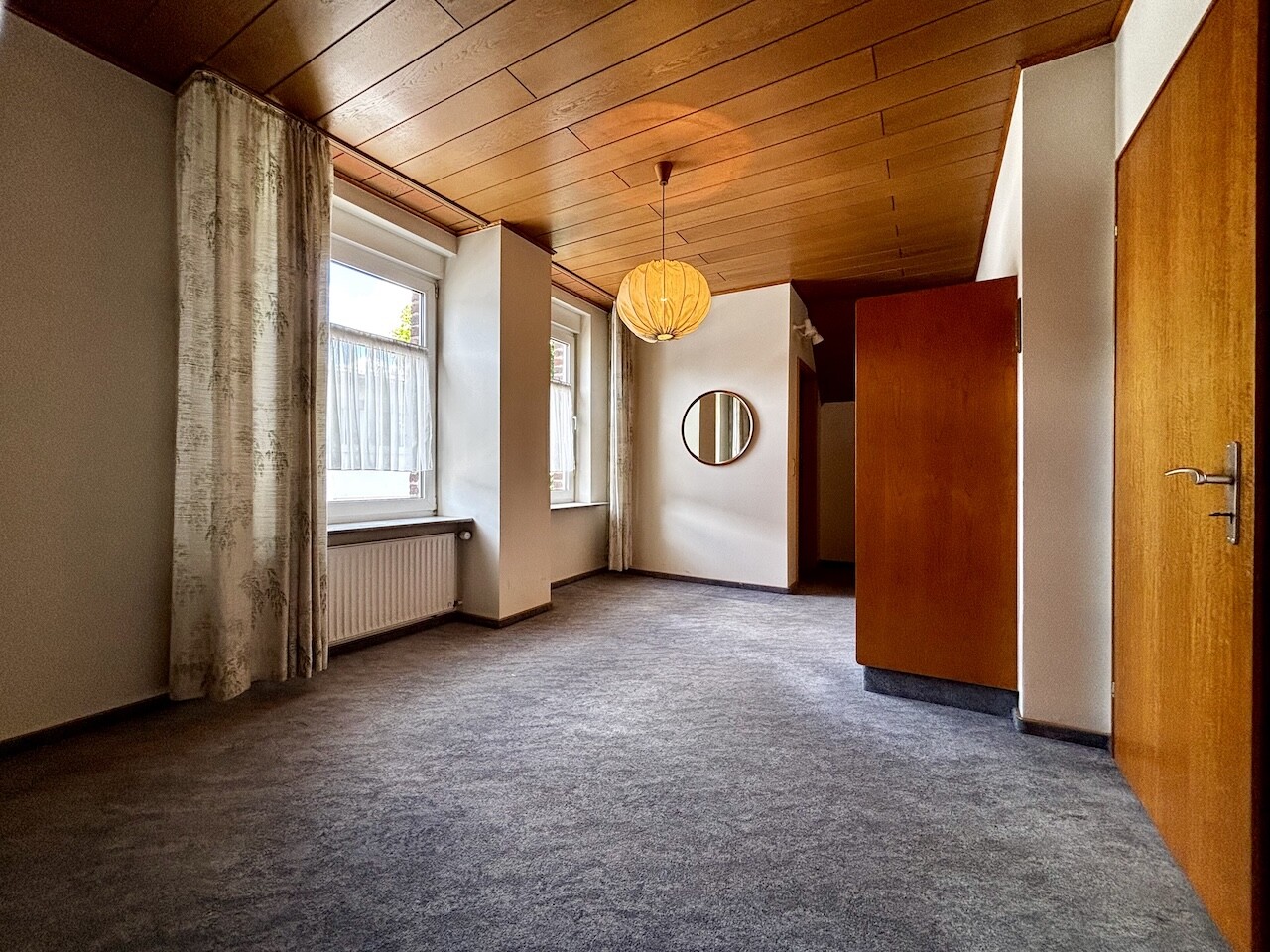 Schlafzimmer DG