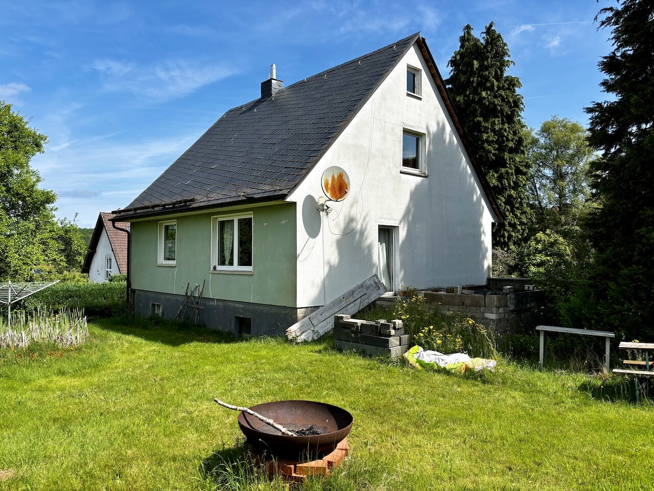 Rückansicht mit Terrasse