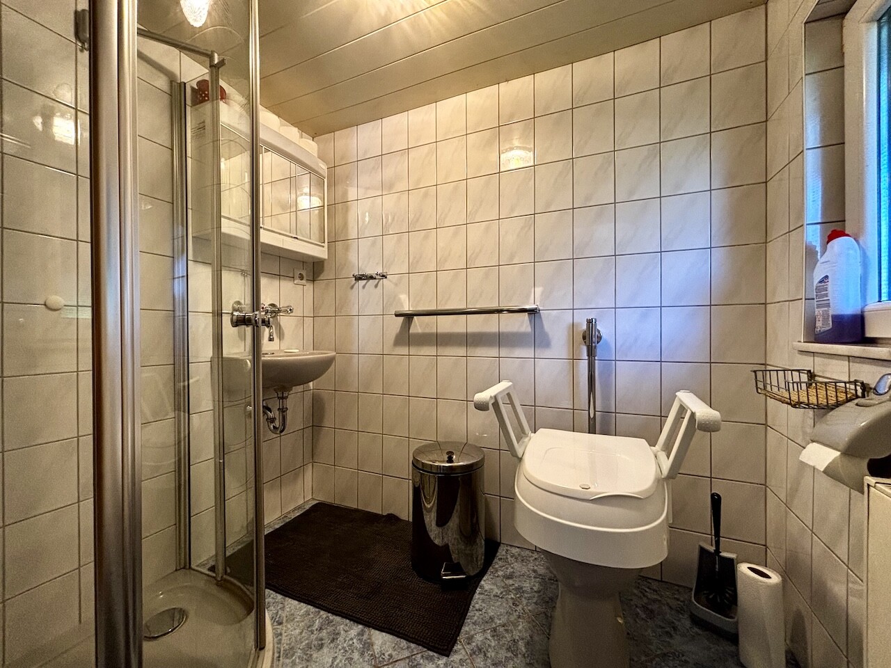 Badezimmer EG