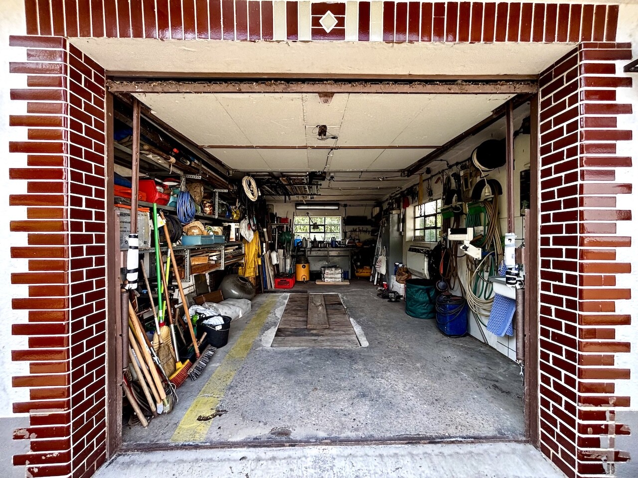 Garage mit Grube