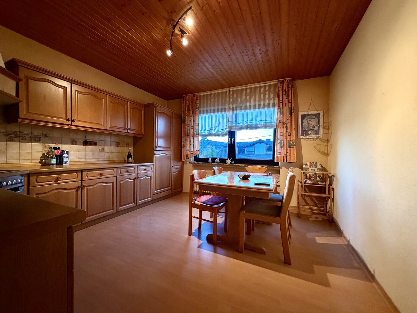 Küche mit Esszimmer