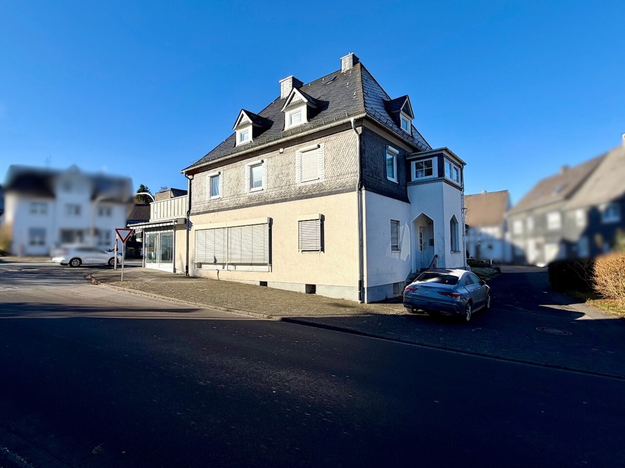 seitliche Hausansicht