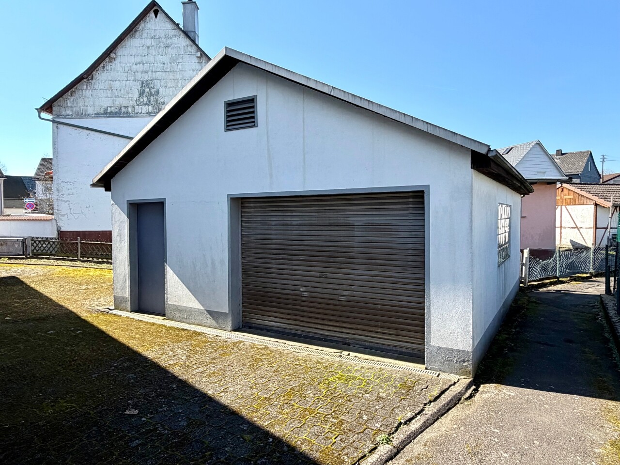 Freistehende Garage