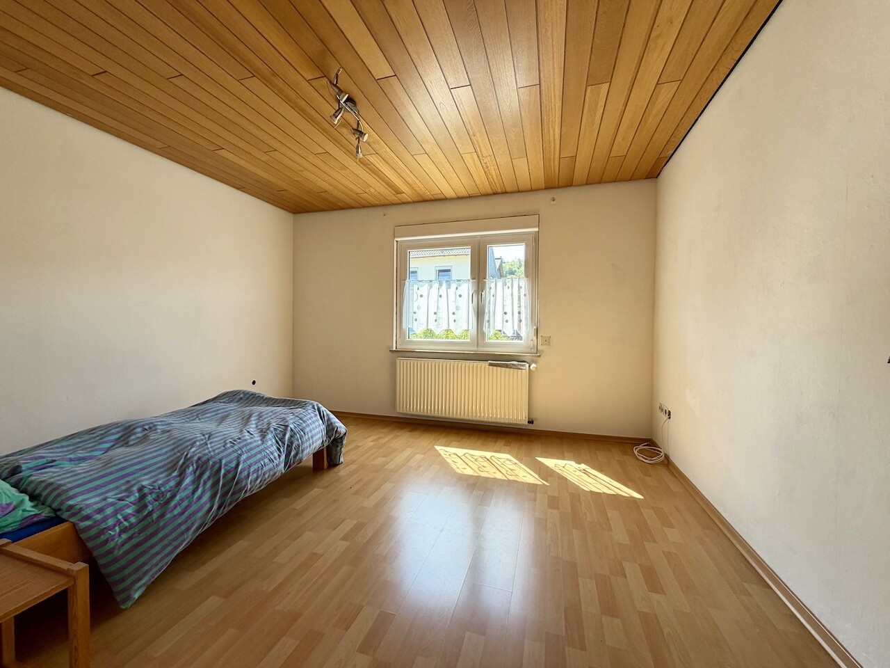Zimmer 1 OG