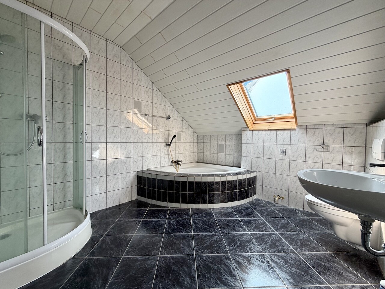 Badezimmer DG