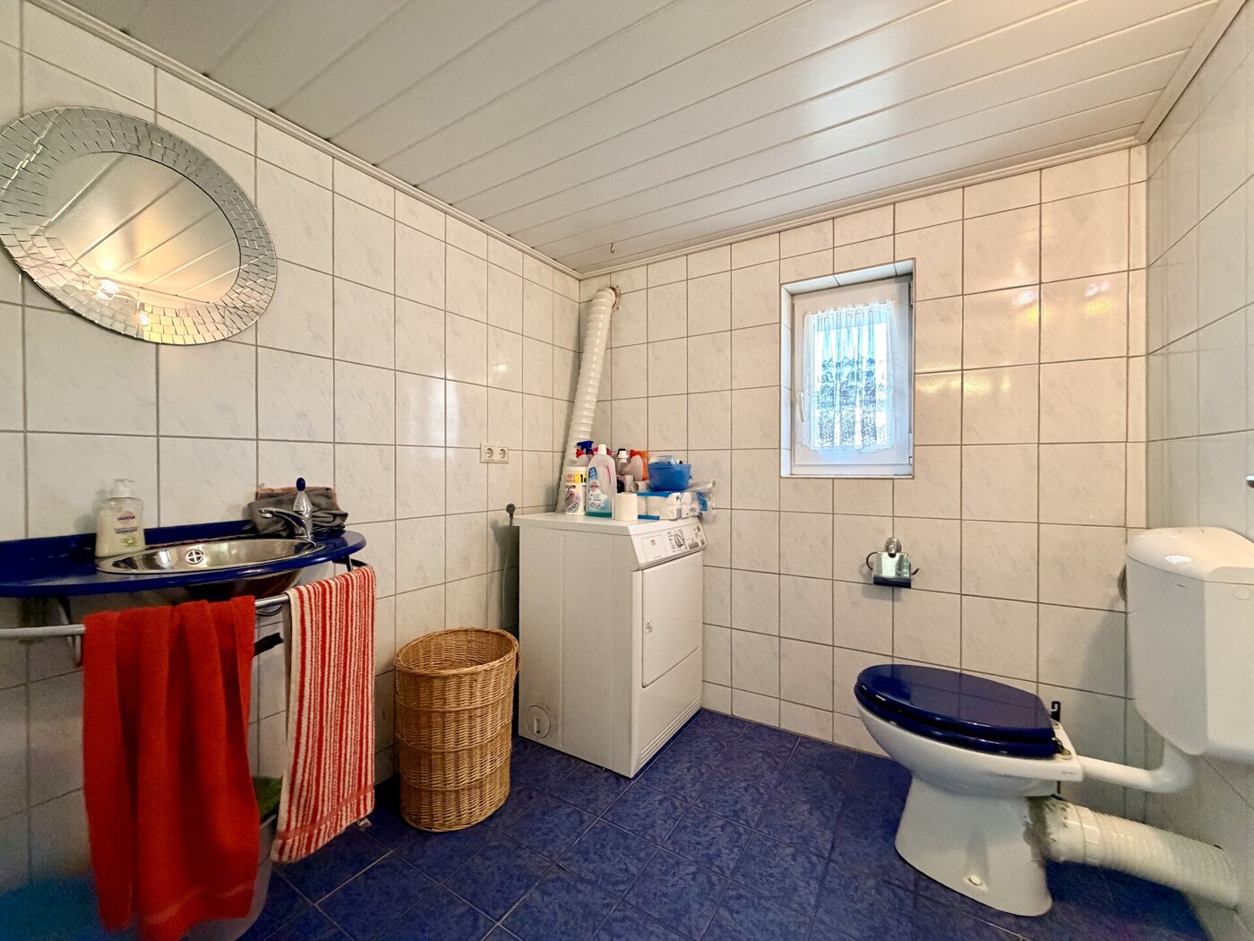 WC EG