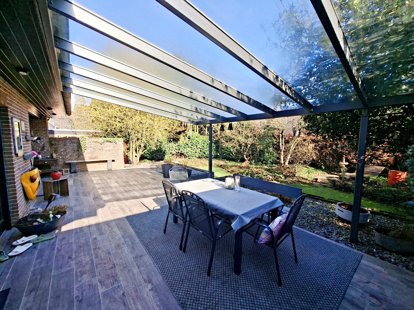 Überdachte Terrasse