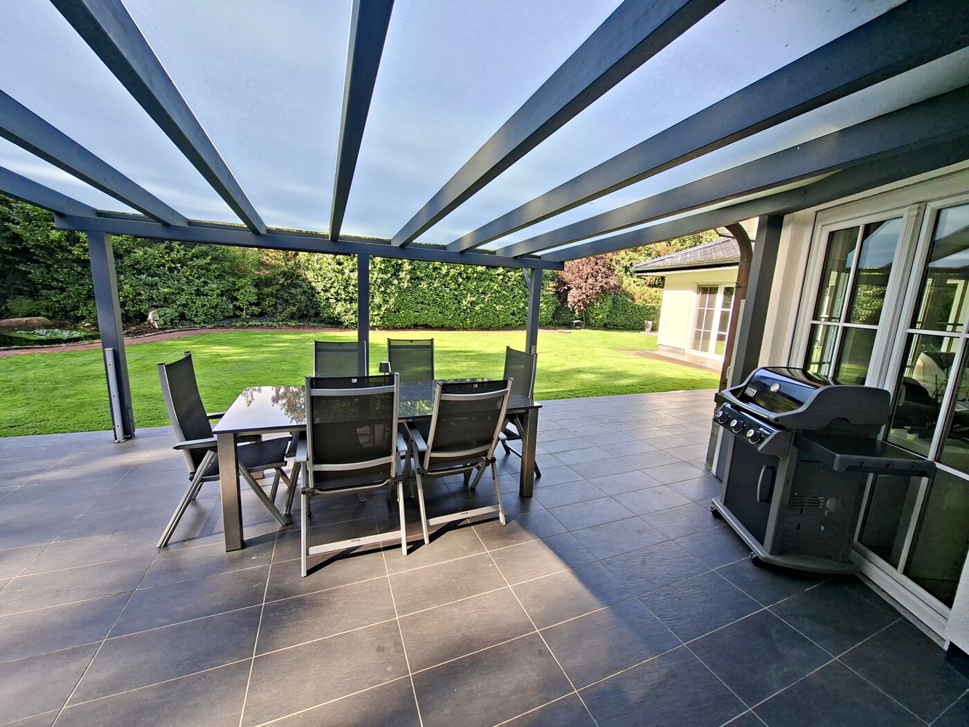 Überdachte Terrasse
