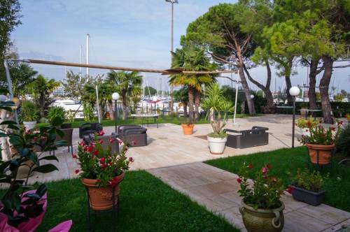 Exklusives Restaurant mit Blick auf den Hafen und die Lagune von Marano in Latisana - 	Friaul-Julisch Venetien
