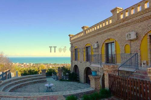 Einzigartige Villa mit Meerblick und fussläufig zum Strand in Tortoreto Lido - Abruzzen