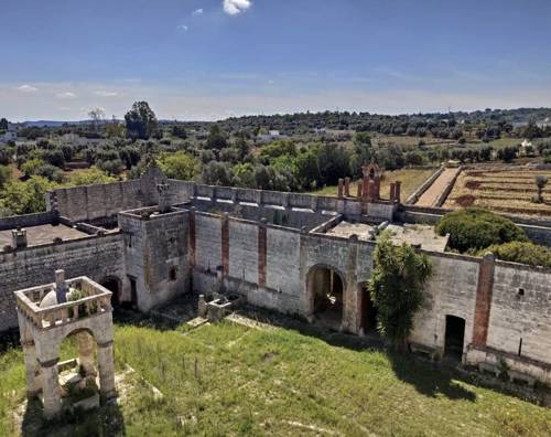 Secret Sale: "Masseria" mit 30 ha Land in Apulien - Italien