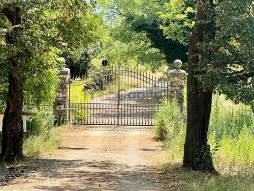 Secret Sale: Landgut mit 105 ha mit Blick auf die Stadt Verona - Gardasee