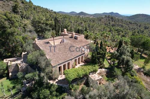 Außergewöhnliche "Finca" mit Vermietungslizenz, Pool und Meerblick in der Nähe von S'Horta und Calonge