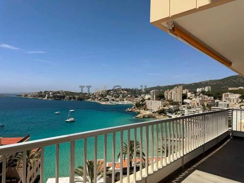 Renovierte Wohnung mit herrlichem Blick auf den Strand von Cala Major in Palma