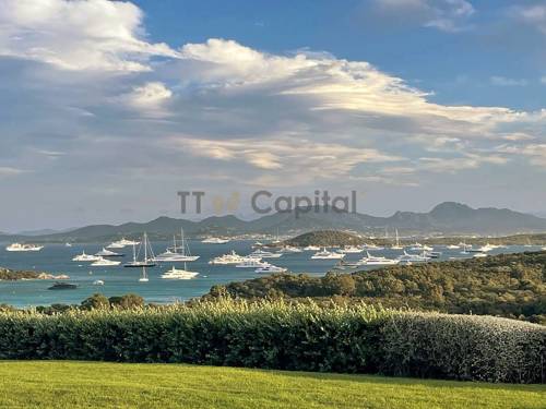 Traumvilla mit erstklassiger Architektur und einzigartiger Panoramalage in Cala di Volpe - Sardinien