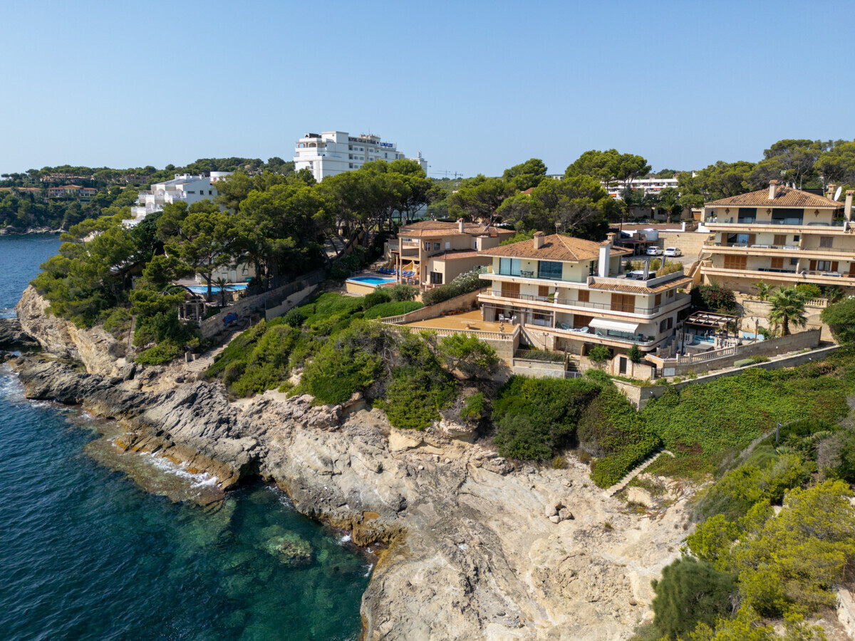 Modernes Penthouse mit Meerblick in erster Meereslinie