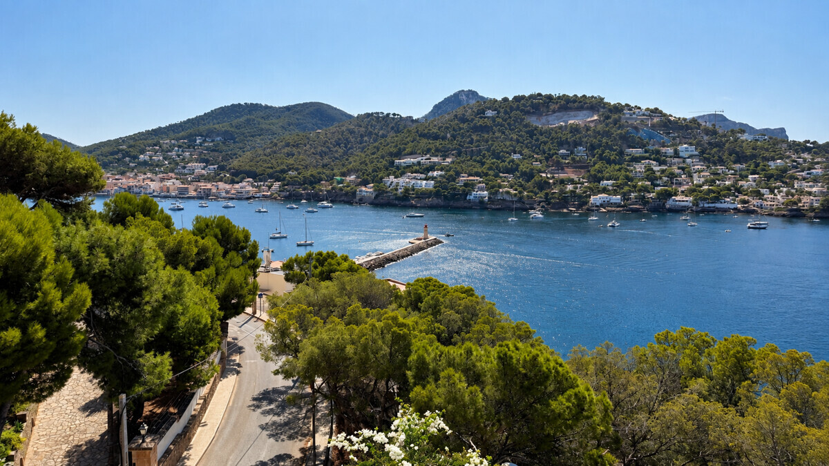 Erste Meereslinie Villa mit panoramischem Blick in Port Andratx