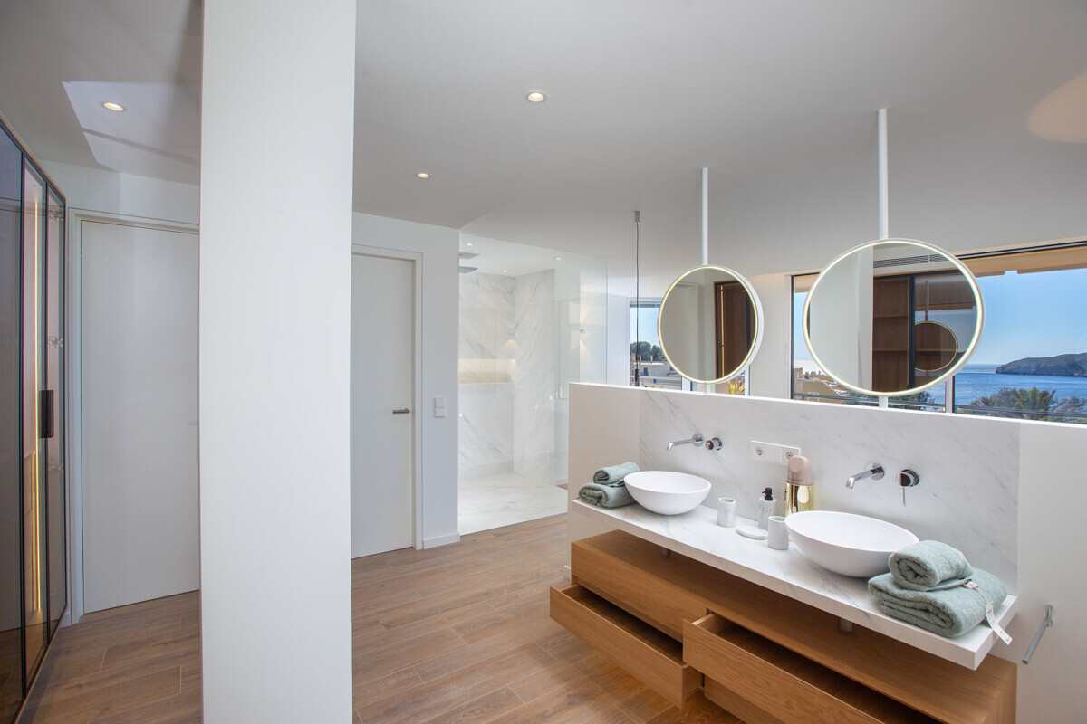 Renoviertes Penthouse mit Meerblick und privatem Rooftop Pool in Nova Santa Ponsa