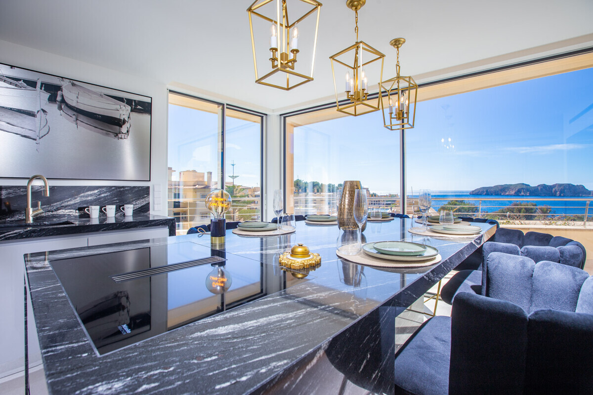 Renoviertes Penthouse mit Meerblick und privatem Rooftop Pool in Nova Santa Ponsa