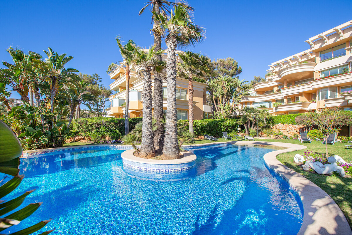 Renoviertes Penthouse mit Meerblick und privatem Rooftop Pool in Nova Santa Ponsa