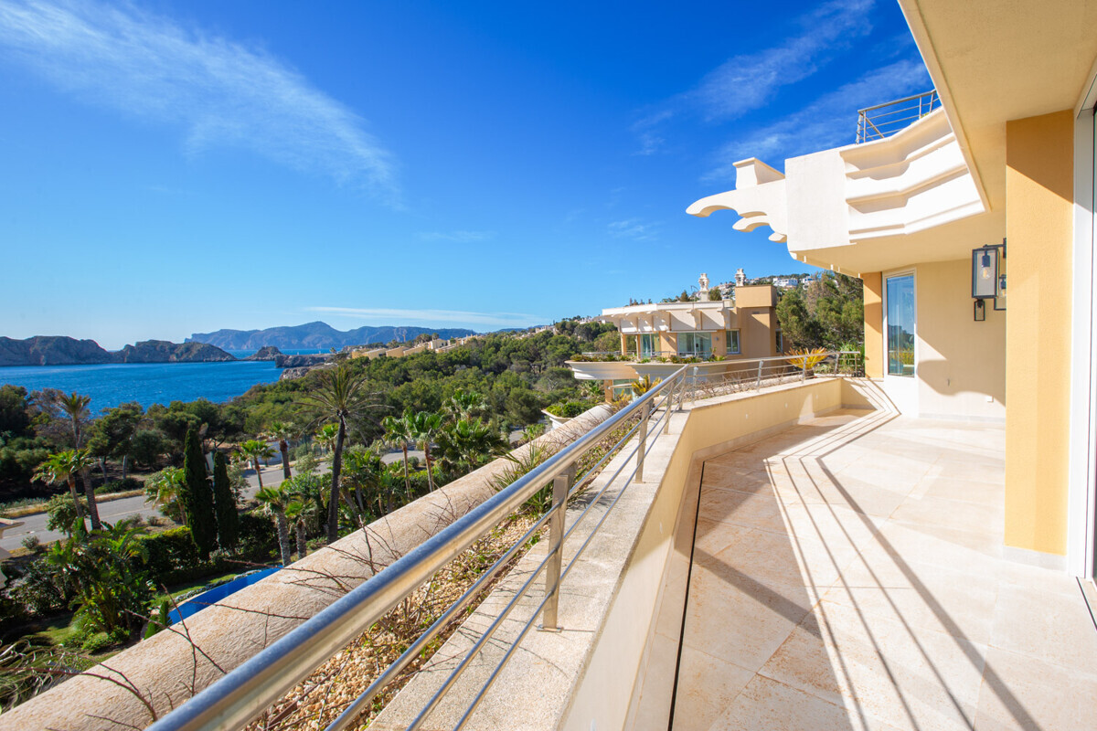 Renoviertes Penthouse mit Meerblick und privatem Rooftop Pool in Nova Santa Ponsa