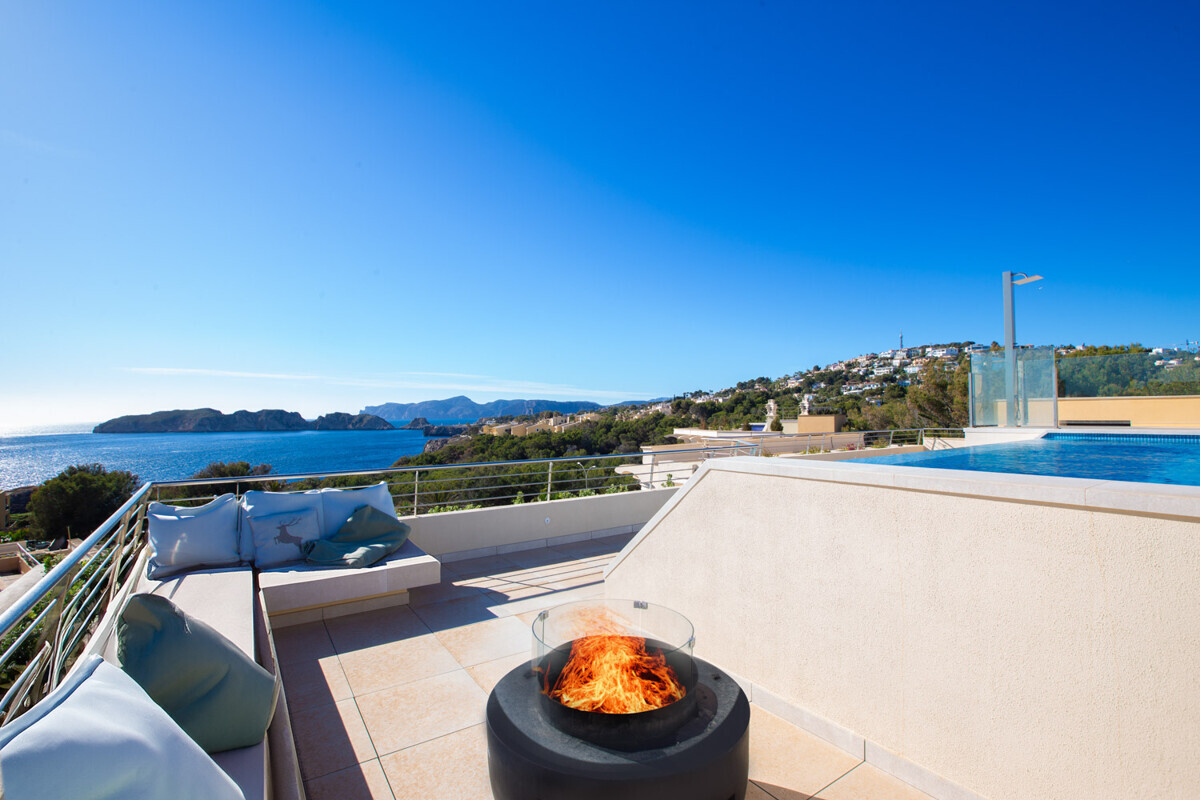 Renoviertes Penthouse mit Meerblick und privatem Rooftop Pool in Nova Santa Ponsa