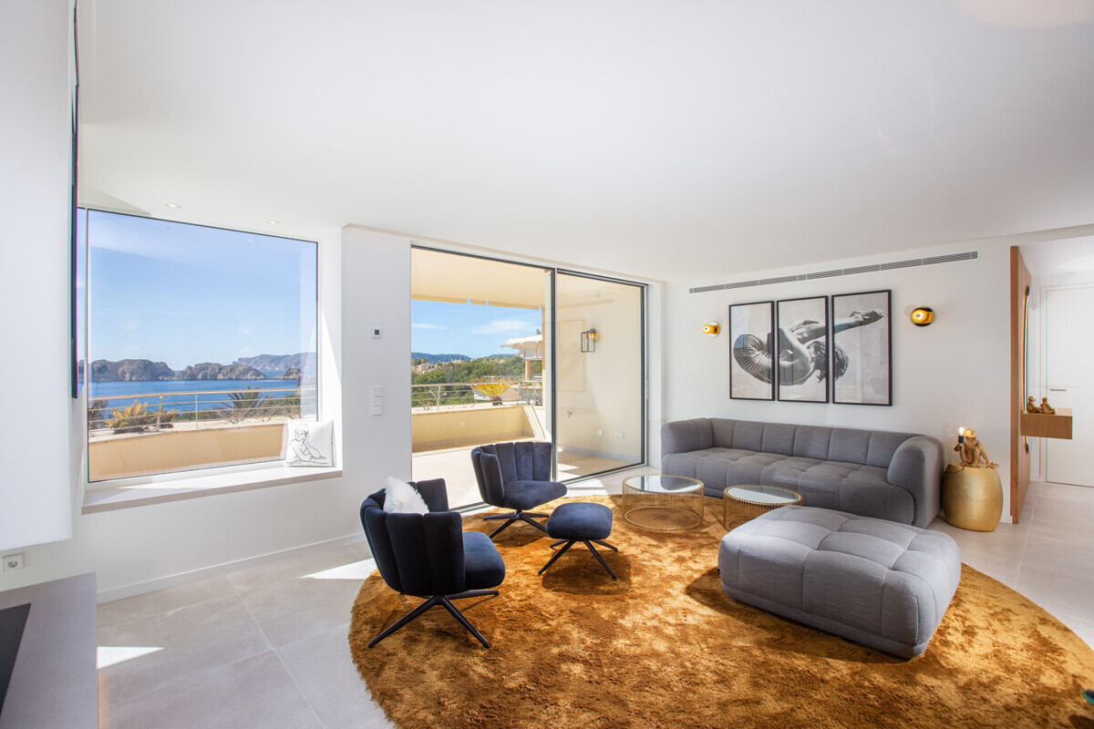 Renoviertes Penthouse mit Meerblick und privatem Rooftop Pool in Nova Santa Ponsa