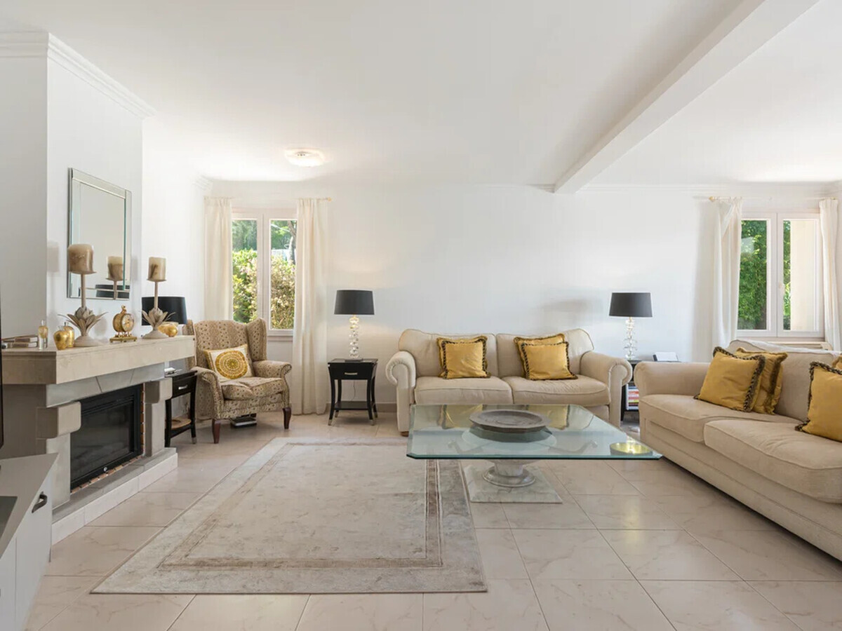 Villa mit viel Potenzial in einer der besten Wohnlagen von Santa Ponsa