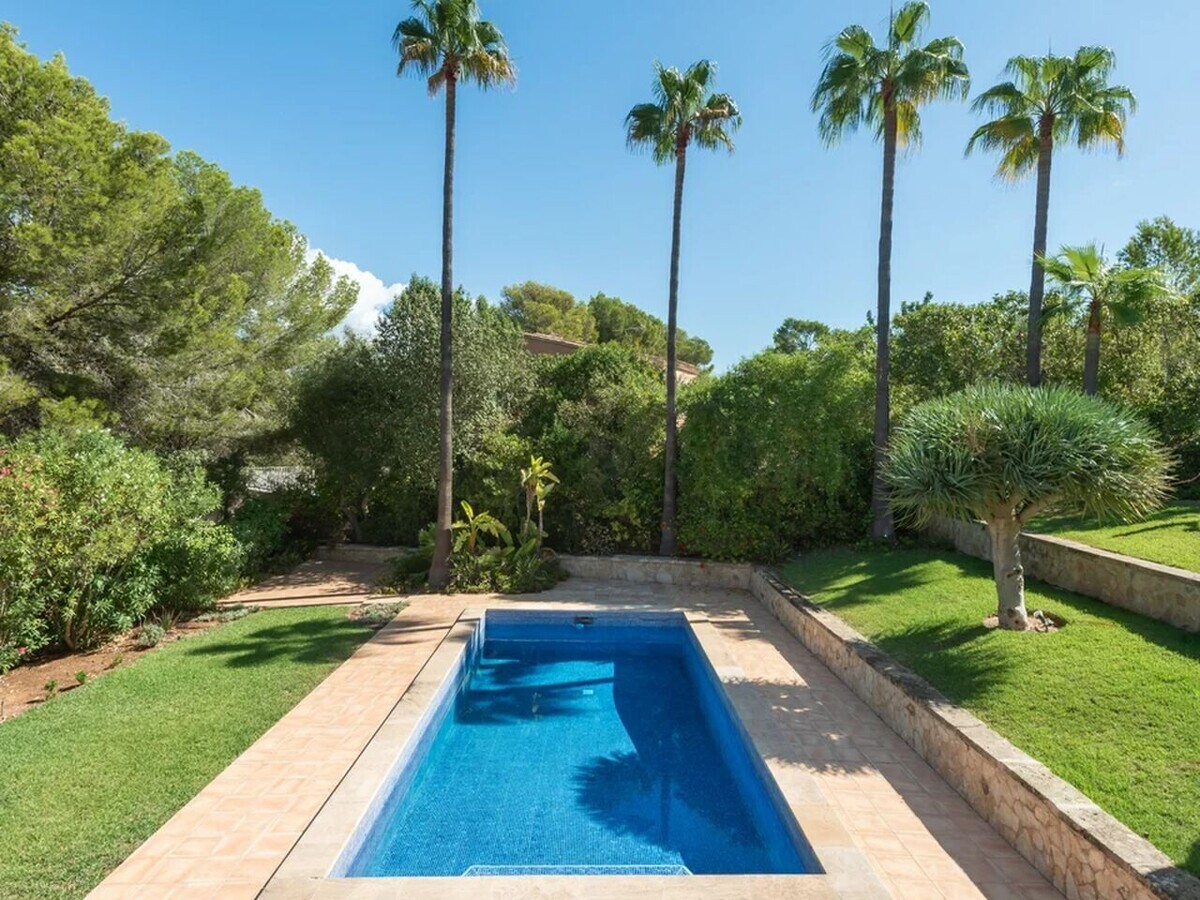 Villa mit viel Potenzial in einer der besten Wohnlagen von Santa Ponsa
