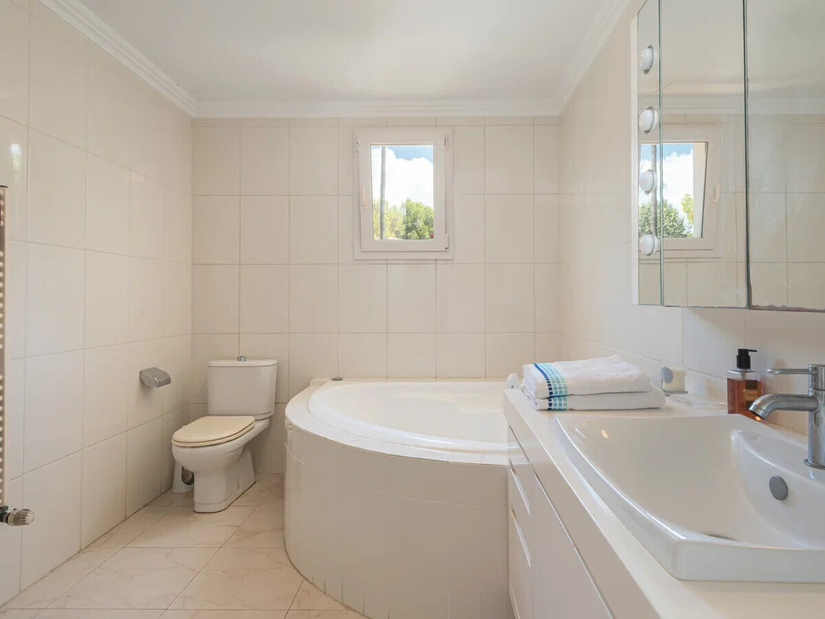 Villa mit viel Potenzial in einer der besten Wohnlagen von Santa Ponsa