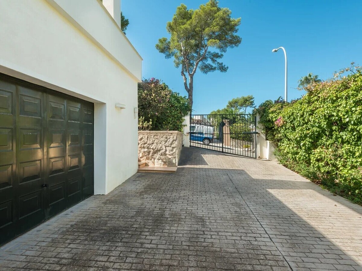 Villa mit viel Potenzial in einer der besten Wohnlagen von Santa Ponsa