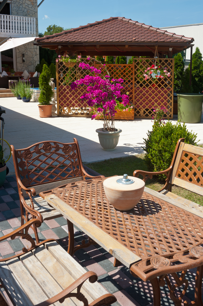 Sitzplatz am Steinofen