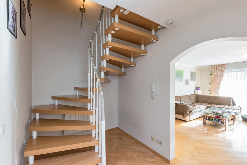 EG Treppe mit Blick zum Wohnbereich