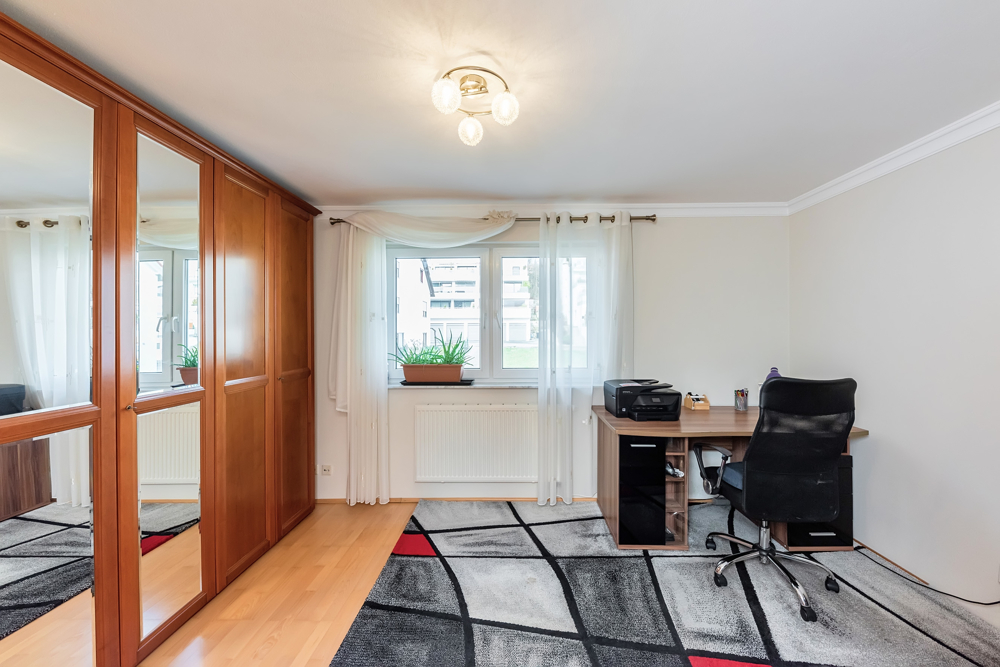 1.OG Arbeits- o.Gästezimmer