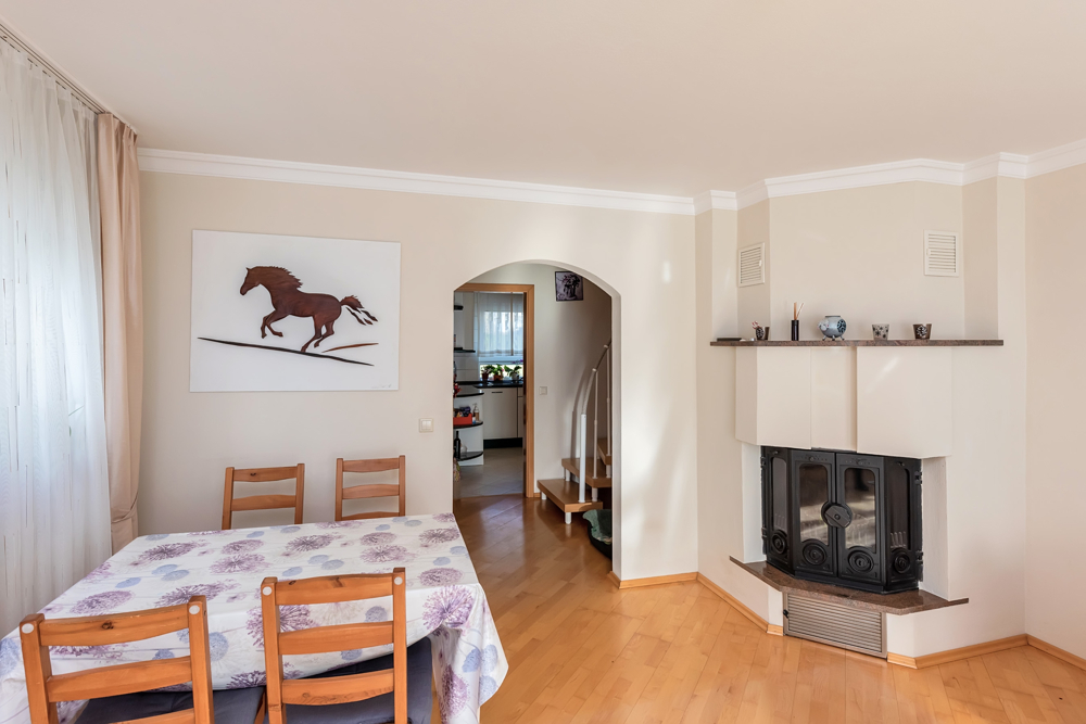 Esszimmer mit Kaminofen
