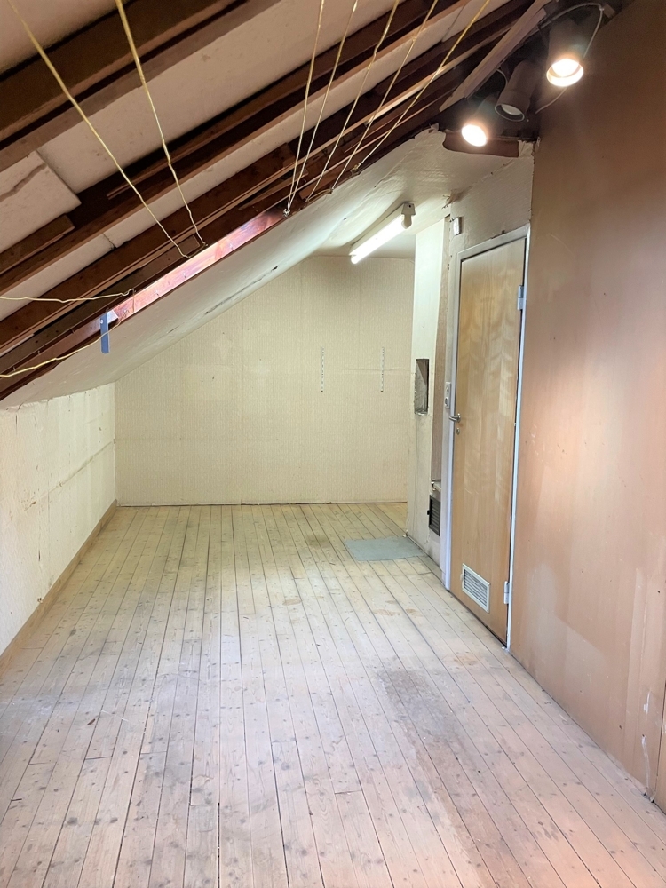 Zimmer zum Ausbau im DG