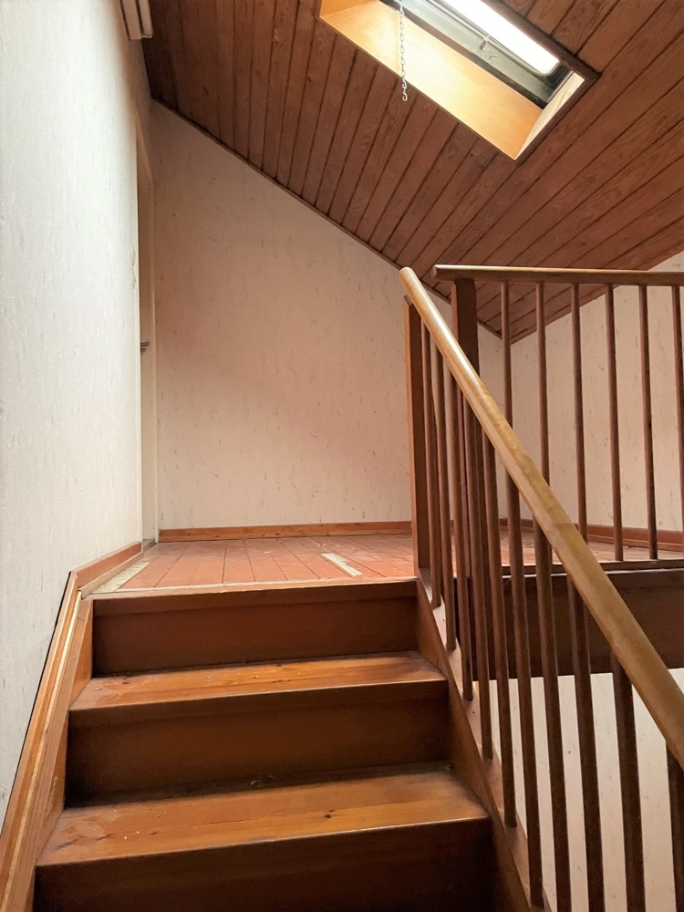 Treppenaufgang zum DG